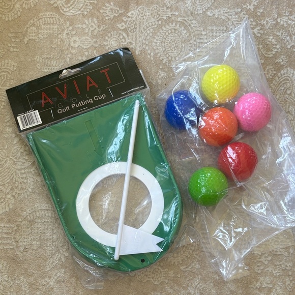 Brand New Aviat Golf Practice Putting Cup Portable Set of 6 Colorful Golf Balls - Picture 2 of 6